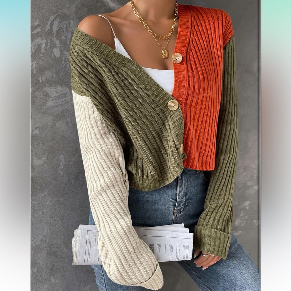 COPY - Color Block Short Knit Button Up Cardigan💚